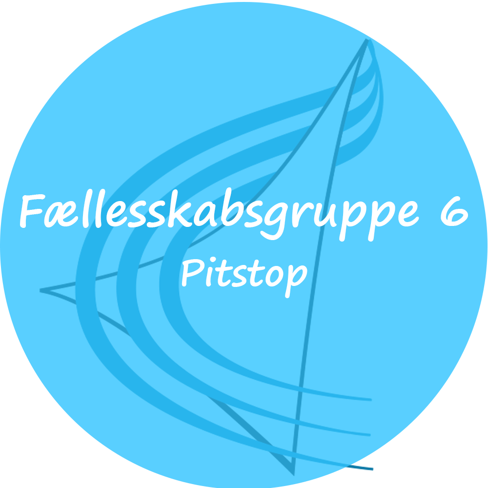 Billedet viser Kvaglund kirkes logo. På billedet er der lagt et lys blå filter. På billedet står "Fællesskabsgruppe 6 - Pitstop". Billedet indeholder et link som scroller ned til beskrivelsen.